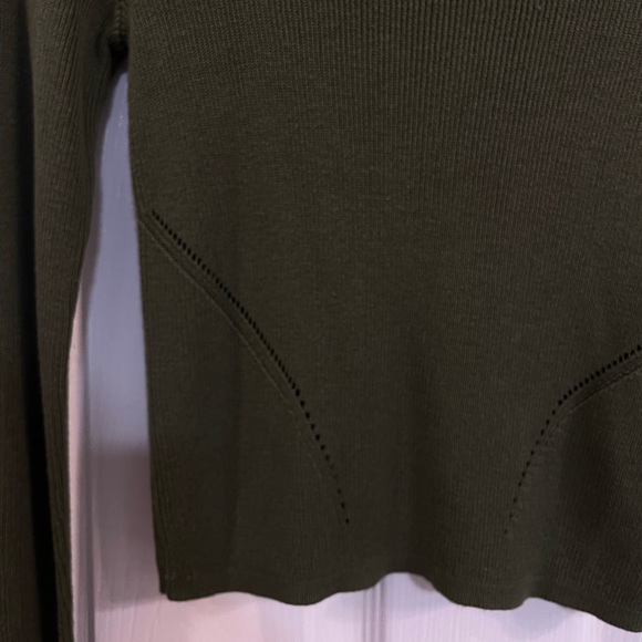 Olive green sweater - Picture 2 of 3